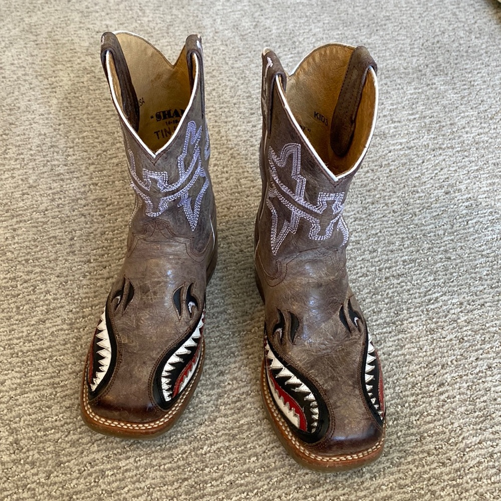 Tin Haul leather boots size 1 (youth)